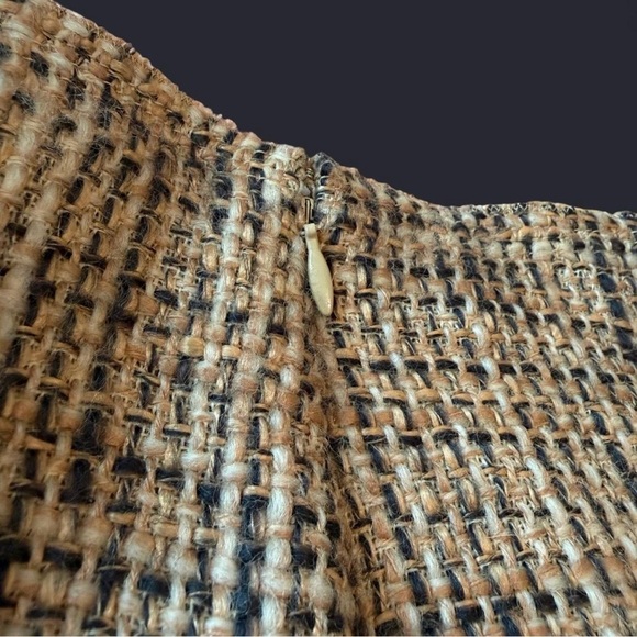 Prada Wool/Alpaca Blend Tweed Pleated Knee Length Skirt (US 4-6/IT 42) - Picture 5 of 8